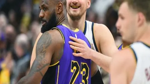 穆西亚拉12月重返训练阵型，阿方索复出稳步进行，埃贝尔谈新赛季备战启航